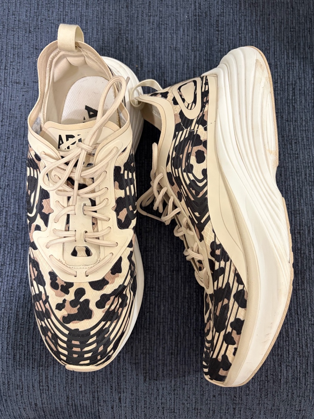APL Women’s Sneaker Size 9 - Picture 2 of 5